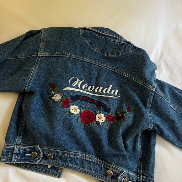 Real Jean Jacket with embroidery - Picture 2 of 3